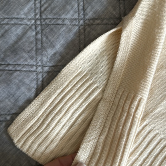 Elegant Cream Sweater - Picture 6 of 8